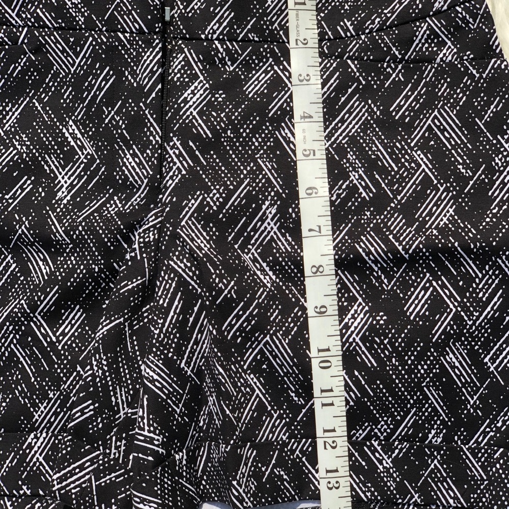 Shorts - Picture 4 of 5